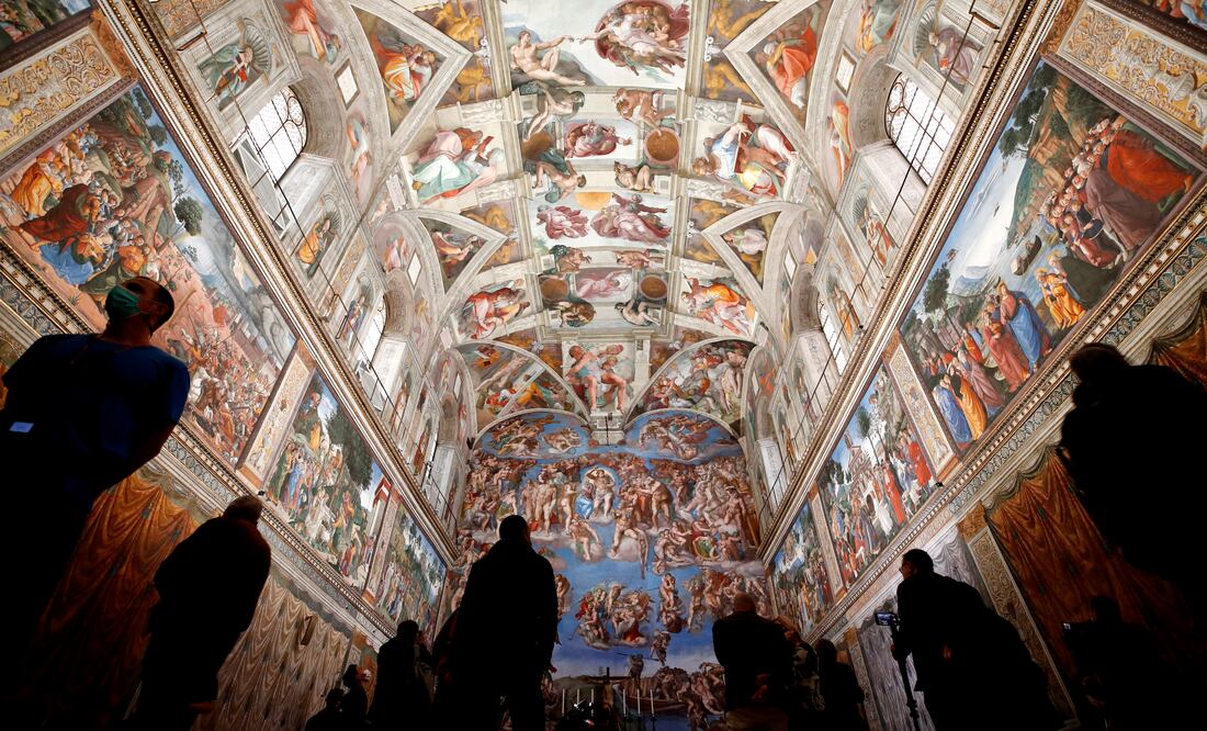 Cónclave en marcha: el Vaticano instala la estufa que anunciará al nuevo Papa con humo blanco FOTO: AP / Alessandra Tarantino