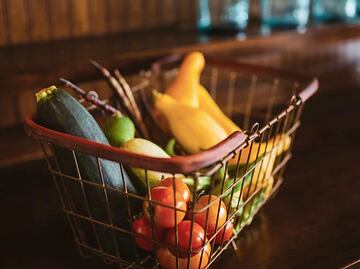 Estudiante de EU crea programa para llevar víveres a adultos mayores en cuarentena