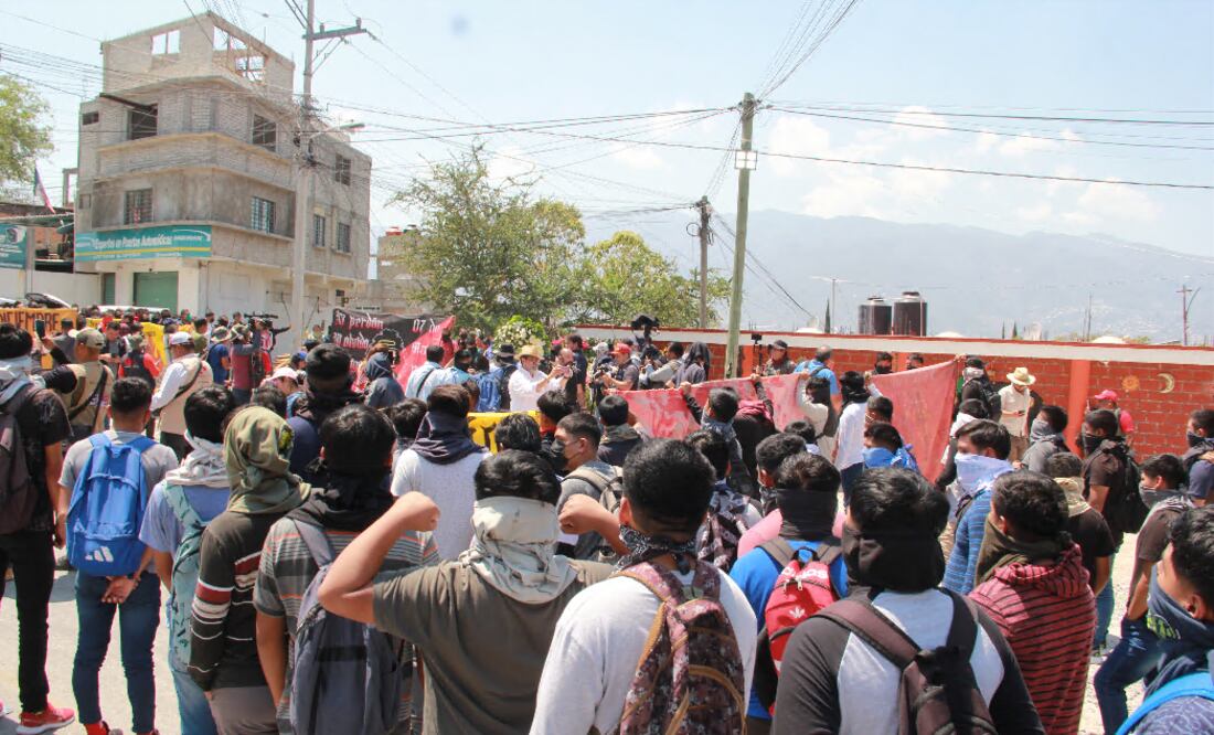Estudiantes de Ayotzinapa convocan a 'megamarcha' por asesinato de compañero.¿Cuándo y dónde? Foto EL UNIVERSAL / Anwar Delgado
