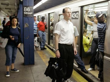 Buscan prohibir acceso a Metro de Nueva York a delincuentes sexuales