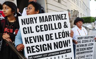 Crece escándalo de concejales por comentarios racistas contra afroamericanos y mexicanos