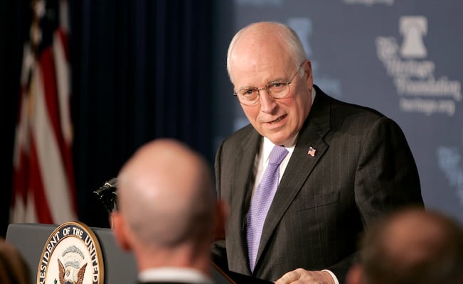 Muere Dick Cheney, rival político de Trump; la Casa Blanca ondea bandera a media asta