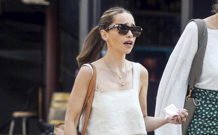 Emilia Clarke y la minifalda de verano con la que arrasó en Londres
