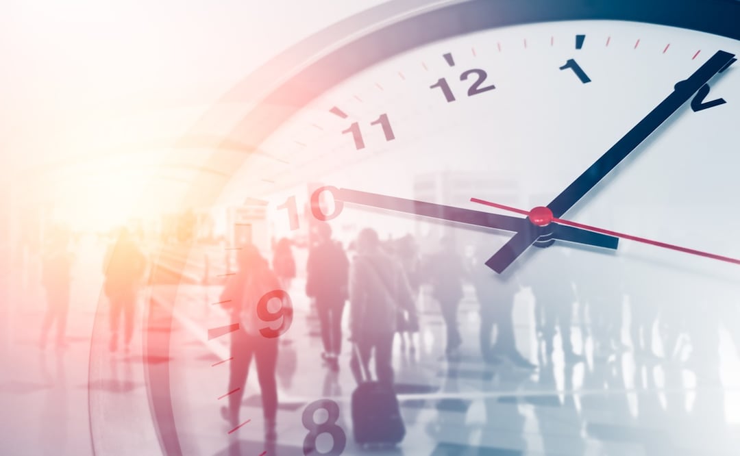 La discusión sobre la reducción de jornada laboral en México se hará en 2024. Foto: iStock-coffeekai