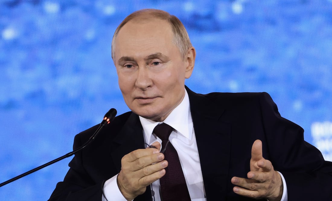Putin desafía a EU: “Rusia no cede ante la presión ni bajo sanciones”. (Stepan Pugachev/Fundación Roscongress vía AP)