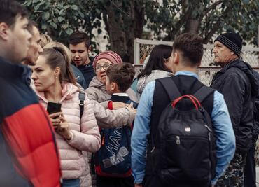 Atacante de escuela en Rusia vestía camiseta con símbolos nazis