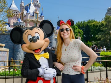 ¡Regresó la chica Disney! Lindsay Lohan visita Disneyland Resort en California