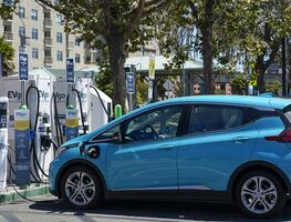 California prohíbe la venta de automóviles nuevos a gasolina para 2035