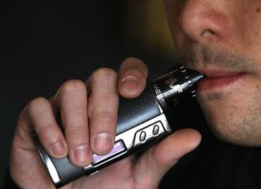 Aumentan enfermedades respiratorias en EU por vapear