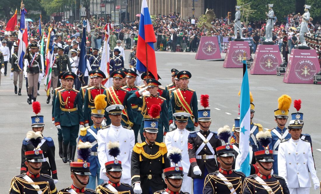 Controversia Diplomática: Ucrania Condena Presencia Rusa en Celebración de la Independencia de México. (Photo by AFP)