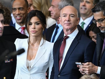 Lauren Sánchez, novia de Jeff Bezos, responde a críticas por mostrar su lencería en investidura de Trump
