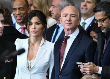 Lauren Sánchez, novia de Jeff Bezos, responde a críticas por mostrar su lencería en investidura de Trump