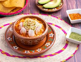 Pozole y cuatro comidas mexicanas más entre las 50 mejores sopas del mundo, según Taste Atlas
