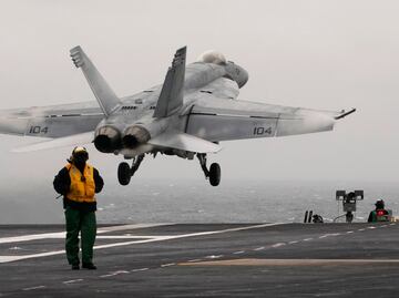 Al igual que EU, Reino Unido envía buques y aviones militares al Mediterráneo para apoyar a Israel