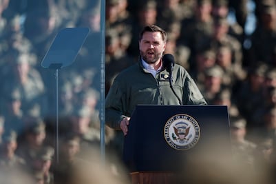 JD Vance: "Los extraterrestres podrían ser ángeles o demonios... existen fuerzas invisibles que manipulan el mundo". VIDEO