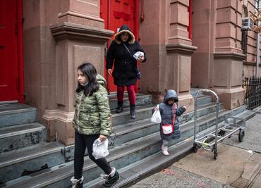 NY pide prepararse para la posibilidad de quedar recluidos en casa