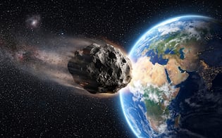 Un asteroide gigante rozará la Tierra: pasará más cerca que algunos satélites. ¿Cuándo?