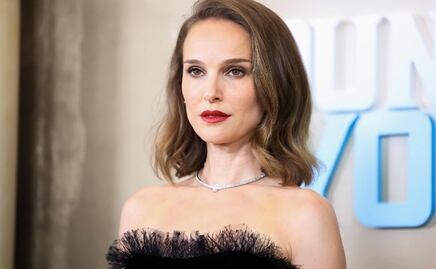 Natalie Portman trae de vuelta el icónico minivestido rojo en calles de Nueva York