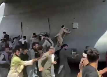 Aeropuerto de Kabul reanuda operaciones tras invasión de civiles