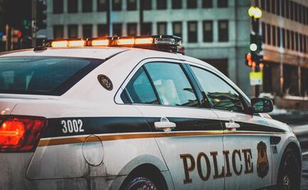 Arrestan a mujer por agredir a empleado afroamericano de restaurante 