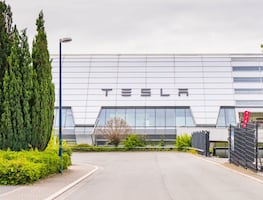 Tesla se desploma tras pelea entre Musk y Trump, pierde 140 mil millones de dólares en Wall Street