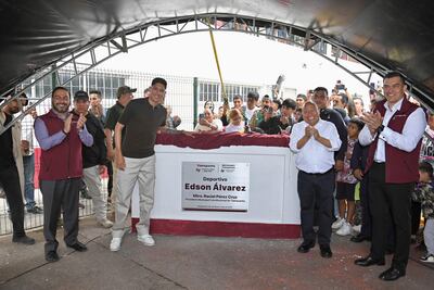 Edson Álvarez regresa a su natal Tlalnepantla y reinaugura deportivo donde jugaba de niño. FOTOS 