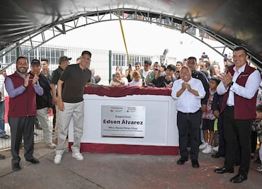 Edson Álvarez regresa a su natal Tlalnepantla y reinaugura deportivo donde jugaba de niño. FOTOS