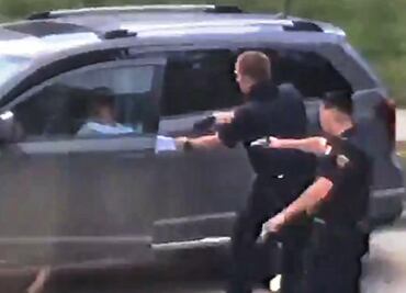 Biden promete justicia a familia de afroamericano baleado por la policía