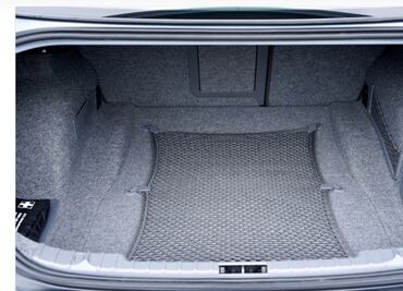 Madre coloca en cajuela de auto a su hijo que dio positivo a Covid