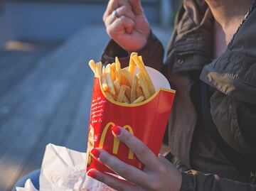 Mujer dispara en cocina de McDonald’s por recibir papas frías