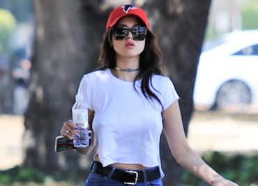 Eiza González 'roba miradas' con cintura 'irreal' en California