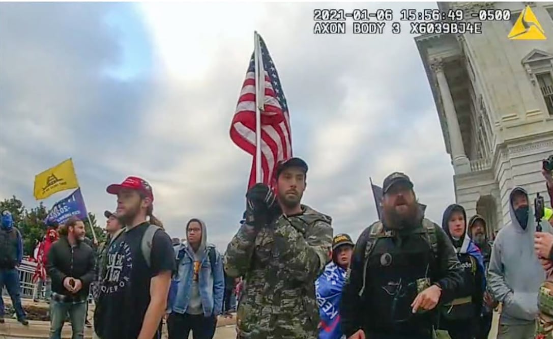 Asalto al Capitolio: Exlíder de Proud Boys enfrenta petición de 33 años de prisión por conspiración sediciosa .Foto AP