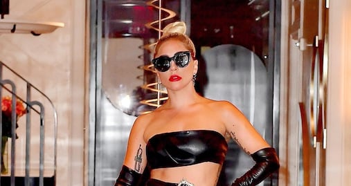 Lady Gaga estiliza su figura con atuendo de cuero en NY