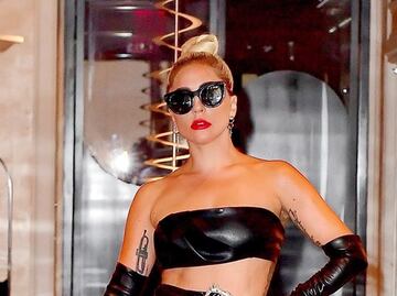 Lady Gaga estiliza su figura con atuendo de cuero en NY
