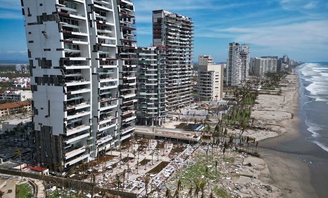 Suman 43 muertos y 36 desaparecidos por huracán Otis en Acapulco. Foto: AFP