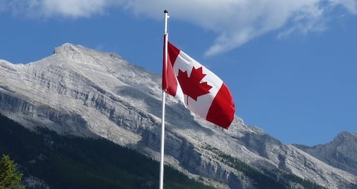 Ofrecen trabajo a mexicanos en elaboración de extractos en Canadá