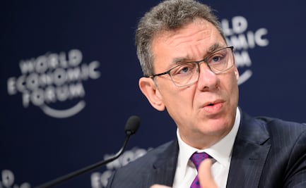 CEO de Pfizer da positivo a Covid-19; tiene cuatro dosis y síntomas leves