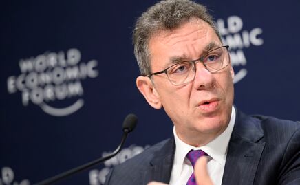 CEO de Pfizer da positivo a Covid-19; tiene cuatro dosis y síntomas leves