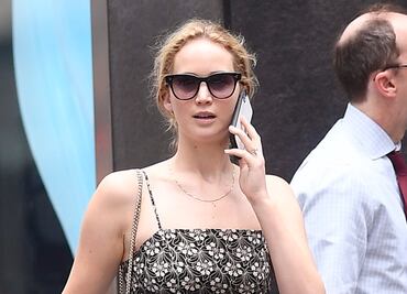 Jennifer Lawrence presume belleza con look casual en Nueva York