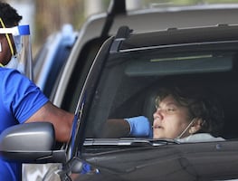 "Hasta el 80% de Florida se contagiará de ómicron antes de que baje la nueva ola"