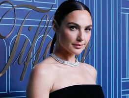 Gal Gadot se quita todo para posar sólo con joyas de Tiffany y deslumbra