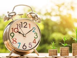 Senado de EU aprueba medida que haría permanente el horario de verano