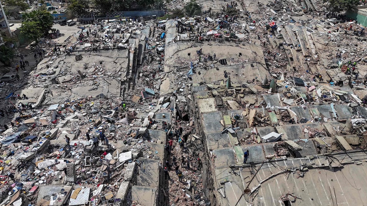 Terremotos en Venezuela: NASA muestra daños desde el espacio mientras siguen los rescates. (Photo by Miguel MEDINA / POOL / AFP)