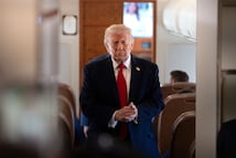 Trump llama “corrupta” a periodista y abandona entrevista tras ser cuestionado por presunto fraude electoral