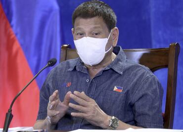 "Si no se vacunan, los detendré y los inyectaré en el trasero”: Presidente de Filipinas