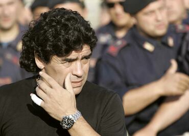 Maradona, una vida marcada por sus problemas de salud y sus adicciones