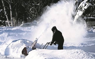 ¿Cuánto pagan por quitar la nieve de los caminos en Canadá?