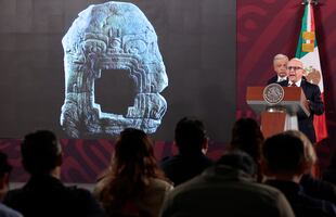 México recupera el “Portal del inframundo”, la pieza olmeca más buscada
