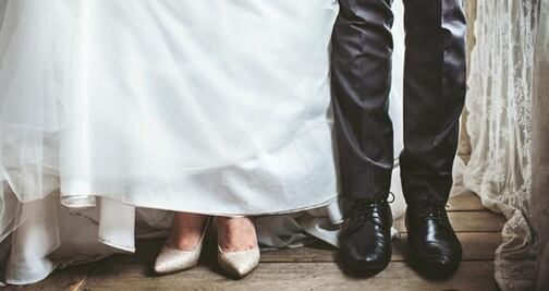 "No hacemos bodas gay ni con mezcla de razas”, dicen a pareja en salón de Mississippi