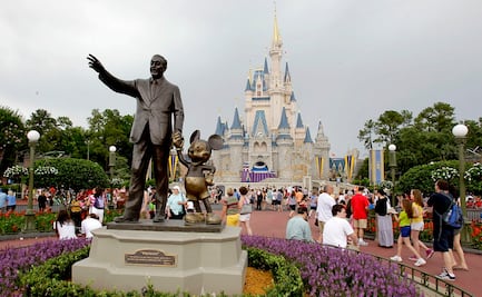 Empleados de Disney World piden retrasar la reapertura